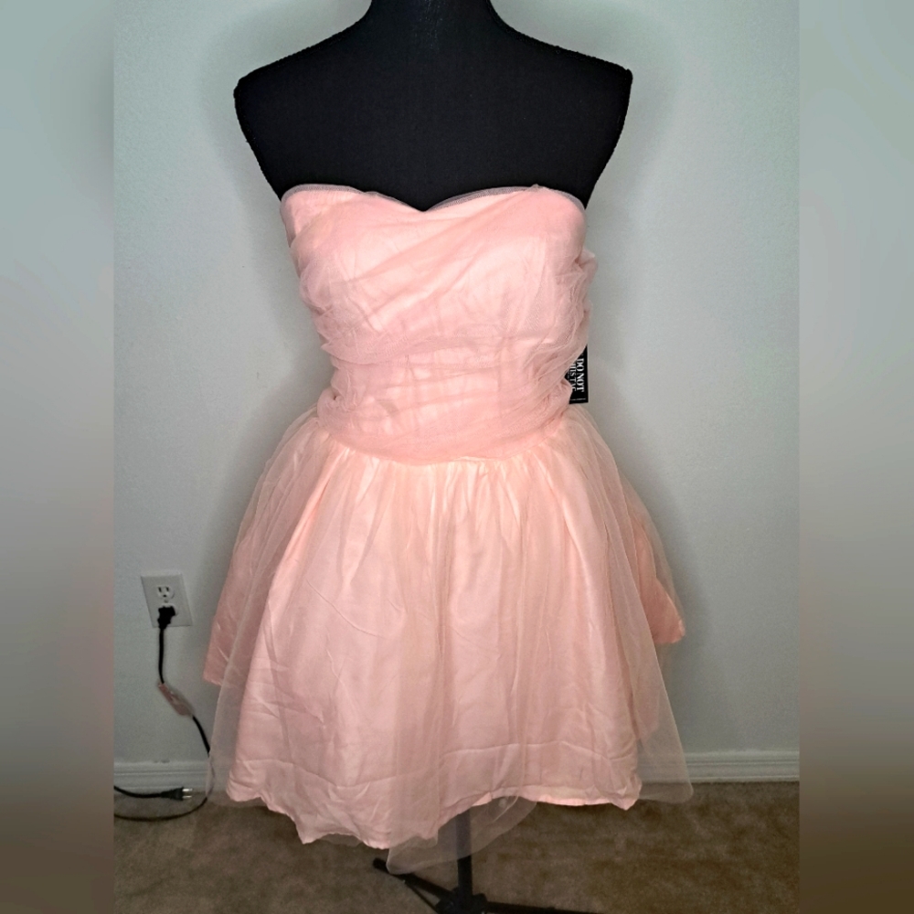 Fun and flirty Barbie pink party dress, XL, New York & Company.